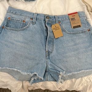 ✨brand new with tags✨Levi’s 501 denim cutoffs